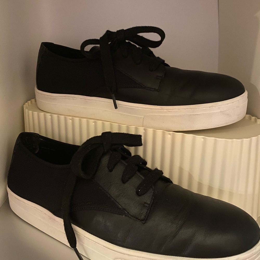 Eileen Fisher 7.5 Black Leather/Stretch Nylon Sporty Shoes